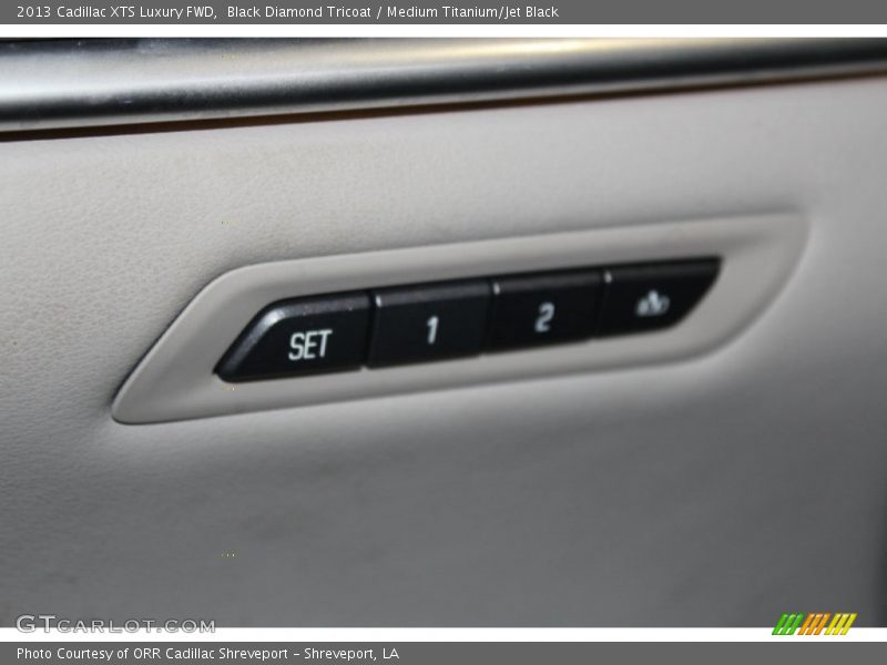 Black Diamond Tricoat / Medium Titanium/Jet Black 2013 Cadillac XTS Luxury FWD