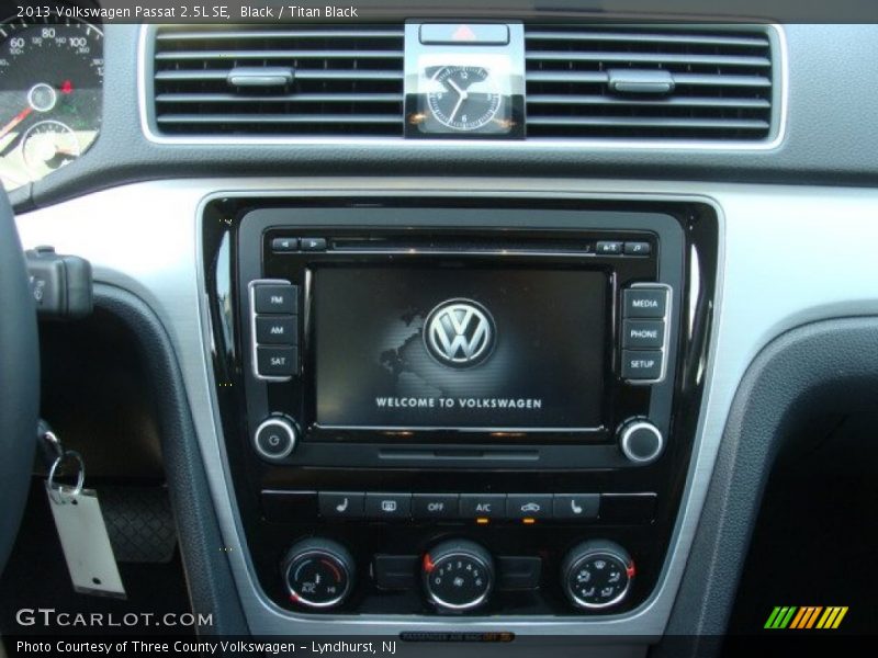 Black / Titan Black 2013 Volkswagen Passat 2.5L SE