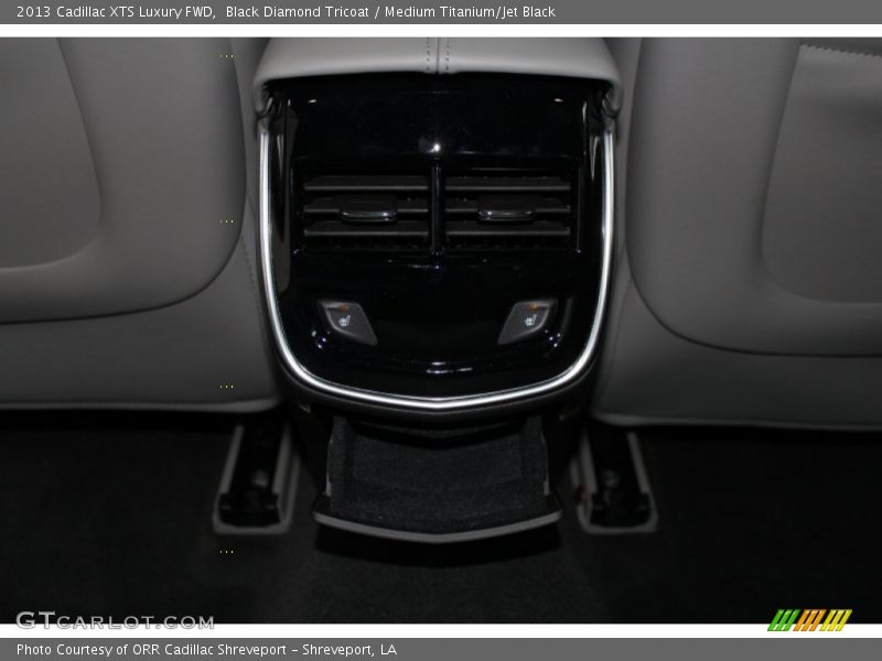 Black Diamond Tricoat / Medium Titanium/Jet Black 2013 Cadillac XTS Luxury FWD