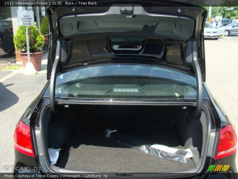 Black / Titan Black 2013 Volkswagen Passat 2.5L SE