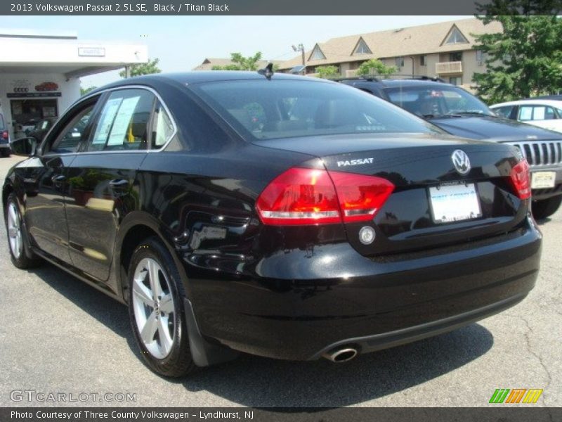 Black / Titan Black 2013 Volkswagen Passat 2.5L SE