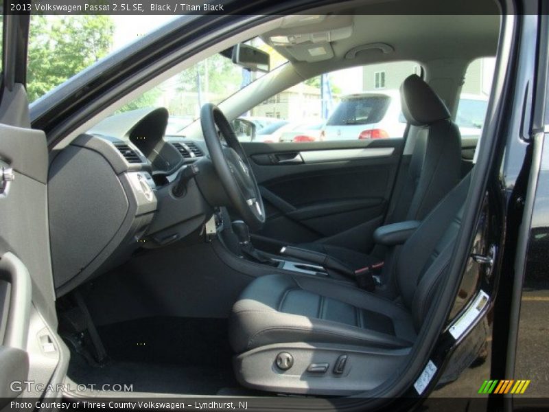 Black / Titan Black 2013 Volkswagen Passat 2.5L SE