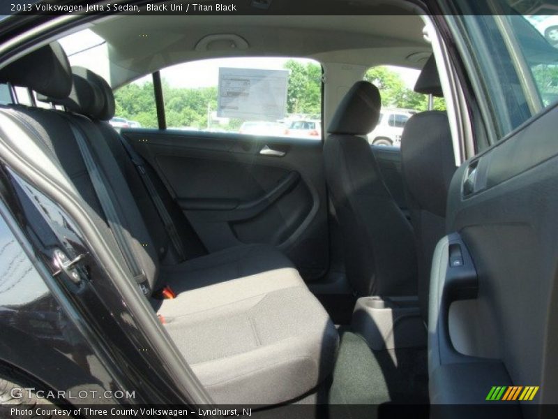 Black Uni / Titan Black 2013 Volkswagen Jetta S Sedan