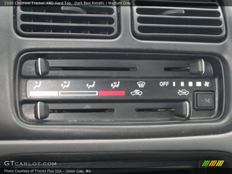 Dark Blue Metallic / Medium Gray 2000 Chevrolet Tracker 4WD Hard Top