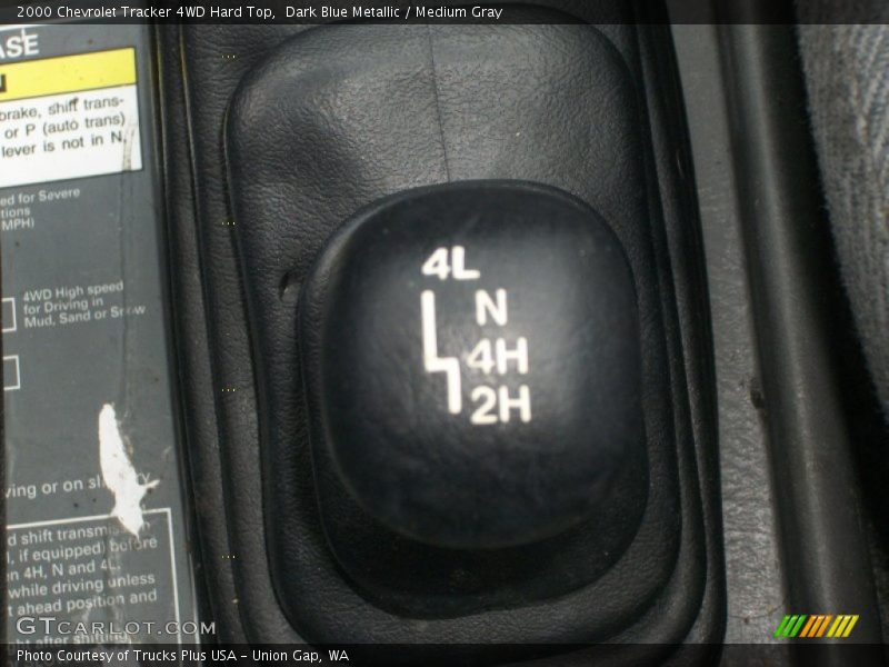 Dark Blue Metallic / Medium Gray 2000 Chevrolet Tracker 4WD Hard Top