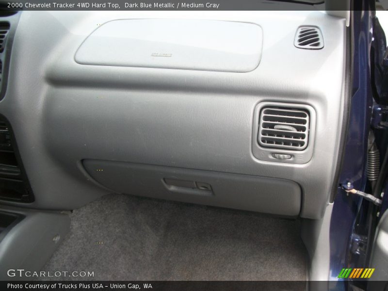 Dark Blue Metallic / Medium Gray 2000 Chevrolet Tracker 4WD Hard Top