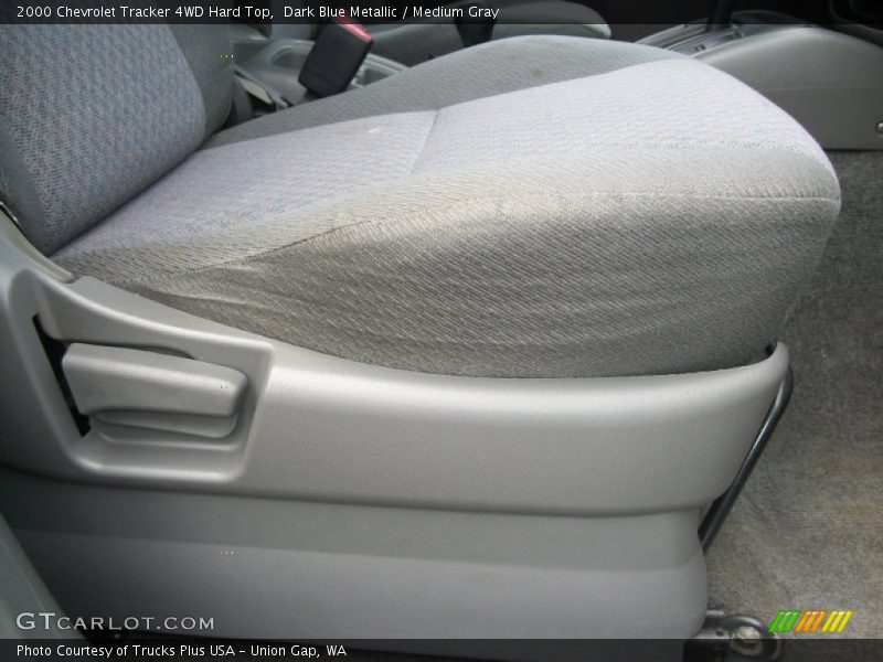 Dark Blue Metallic / Medium Gray 2000 Chevrolet Tracker 4WD Hard Top