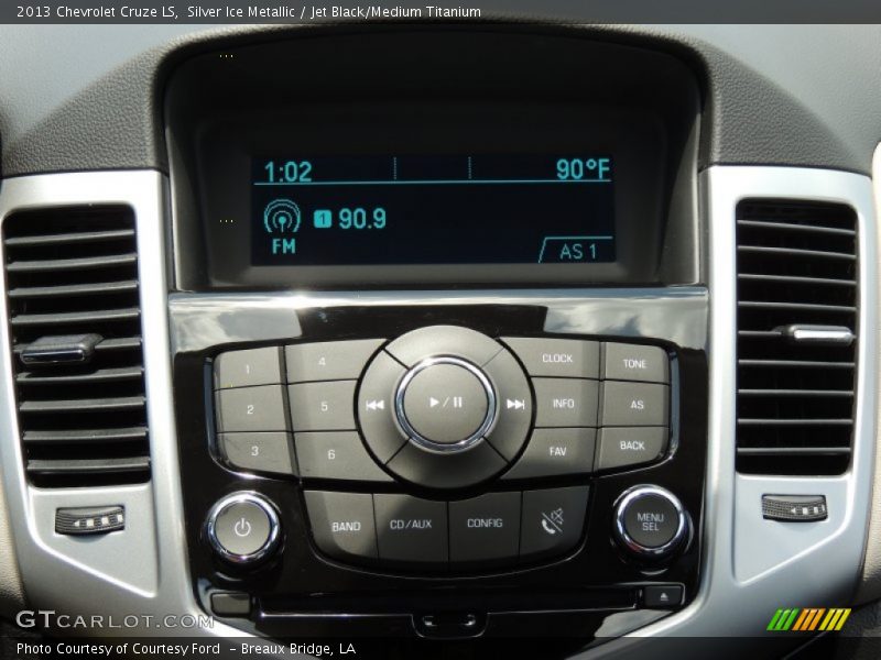 Silver Ice Metallic / Jet Black/Medium Titanium 2013 Chevrolet Cruze LS
