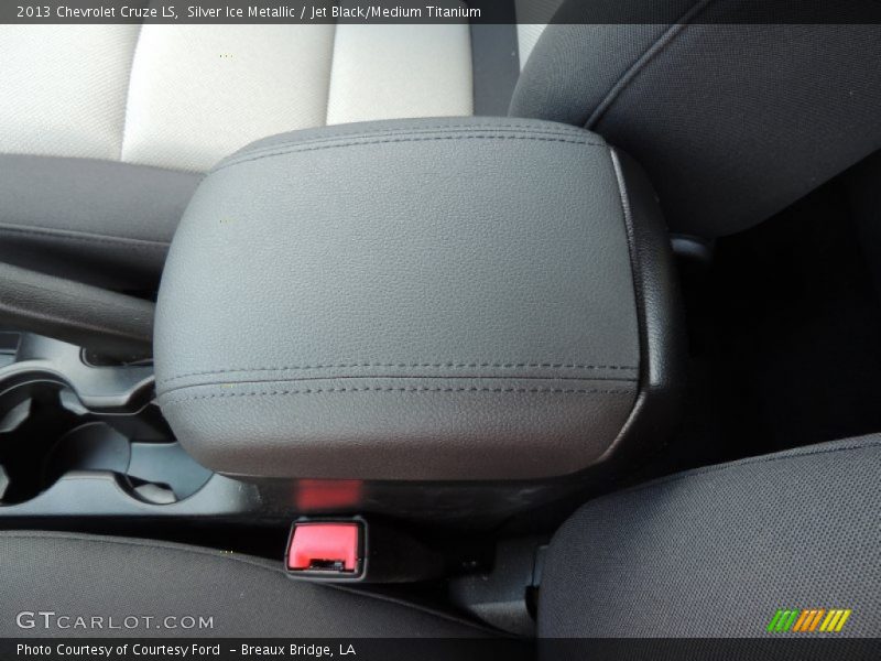 Silver Ice Metallic / Jet Black/Medium Titanium 2013 Chevrolet Cruze LS