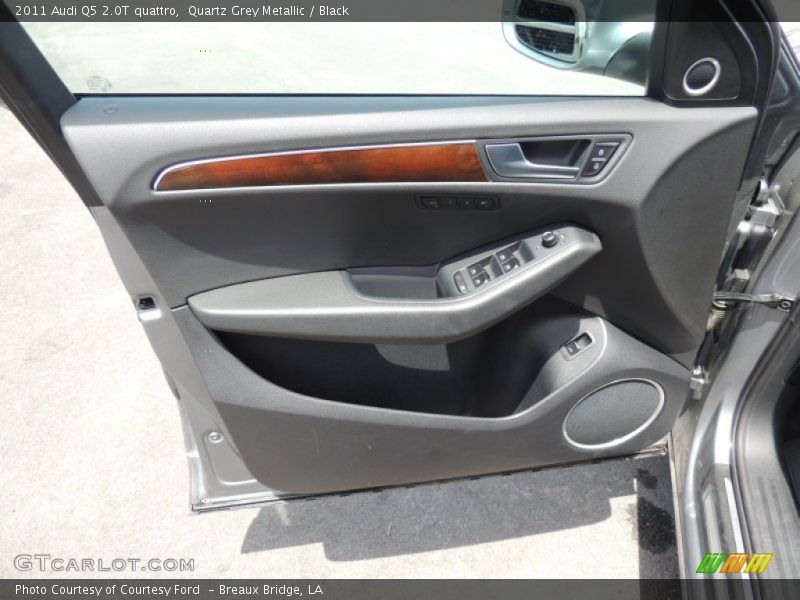 Quartz Grey Metallic / Black 2011 Audi Q5 2.0T quattro