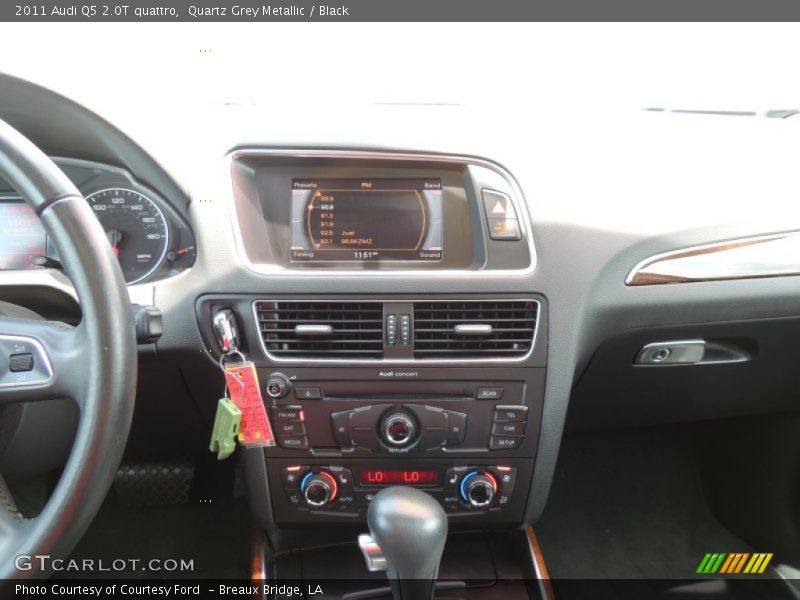 Quartz Grey Metallic / Black 2011 Audi Q5 2.0T quattro