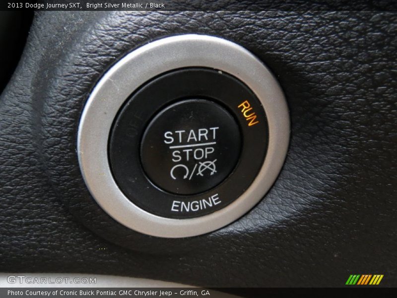 Bright Silver Metallic / Black 2013 Dodge Journey SXT