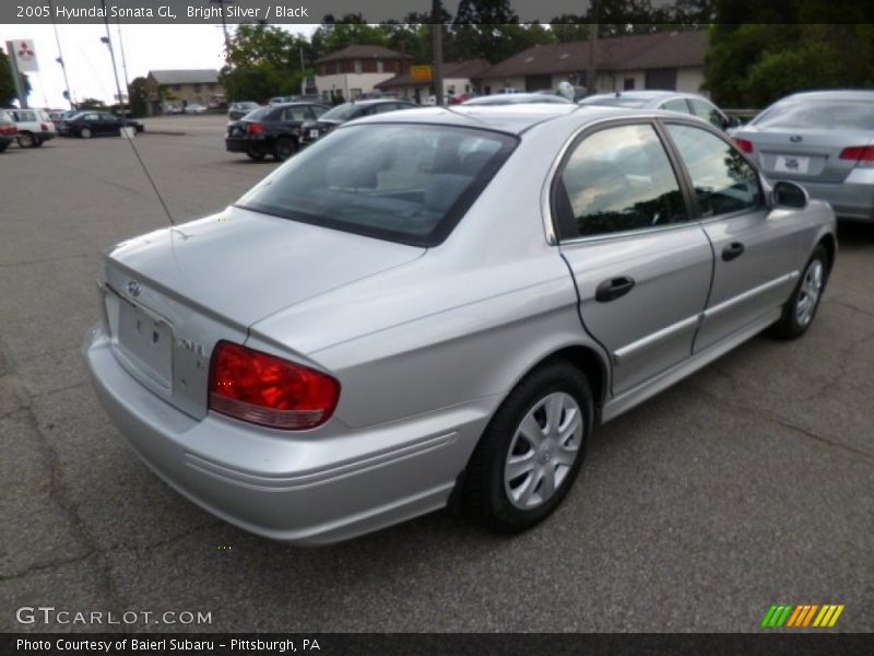 Bright Silver / Black 2005 Hyundai Sonata GL