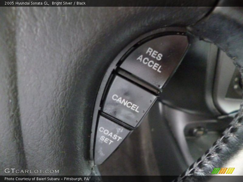 Bright Silver / Black 2005 Hyundai Sonata GL