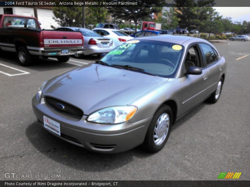 Arizona Beige Metallic / Medium Parchment 2004 Ford Taurus SE Sedan