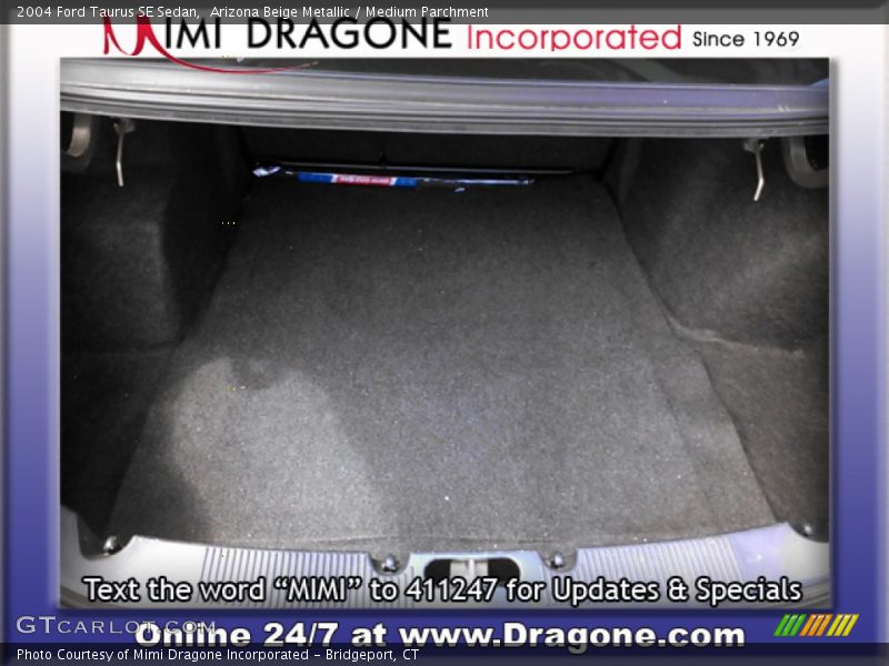 Arizona Beige Metallic / Medium Parchment 2004 Ford Taurus SE Sedan