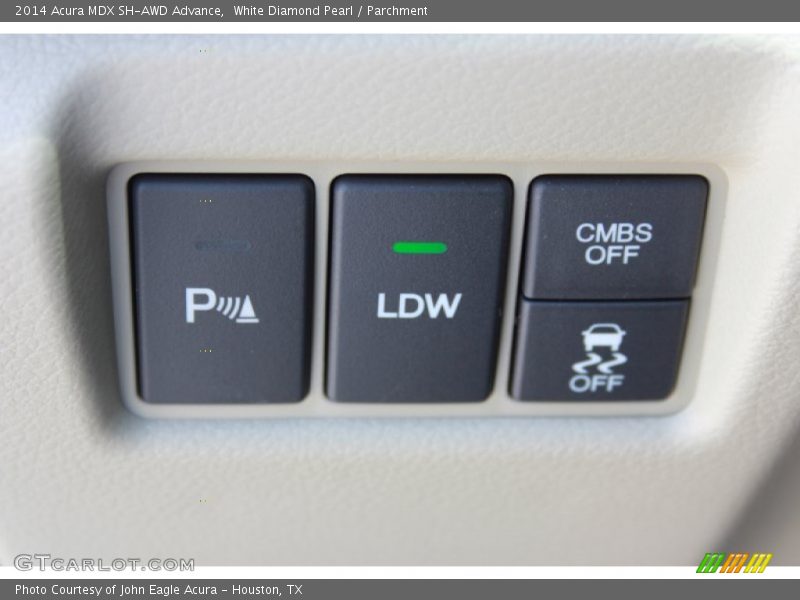 Controls of 2014 MDX SH-AWD Advance