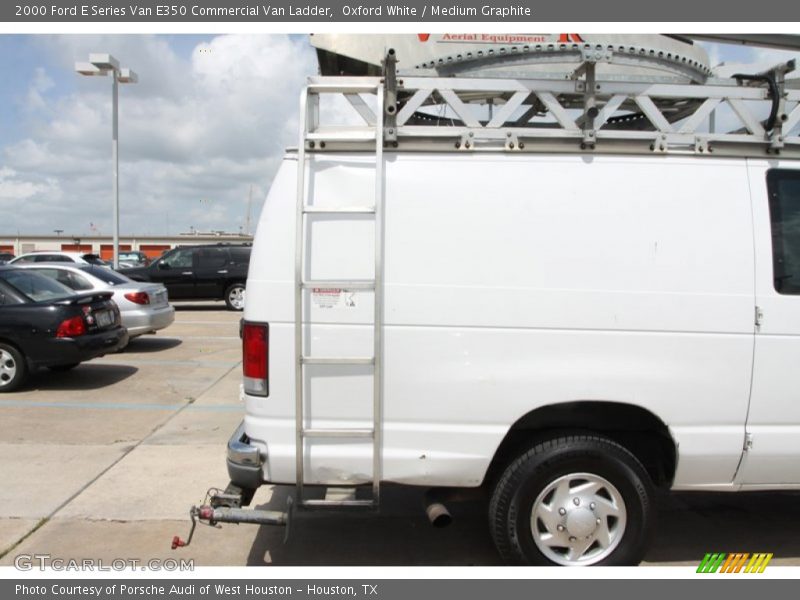 Oxford White / Medium Graphite 2000 Ford E Series Van E350 Commercial Van Ladder