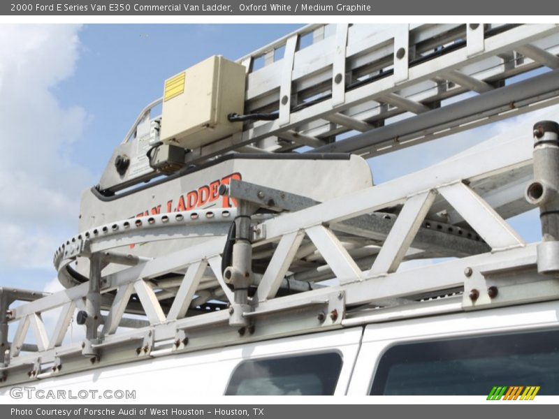 Oxford White / Medium Graphite 2000 Ford E Series Van E350 Commercial Van Ladder