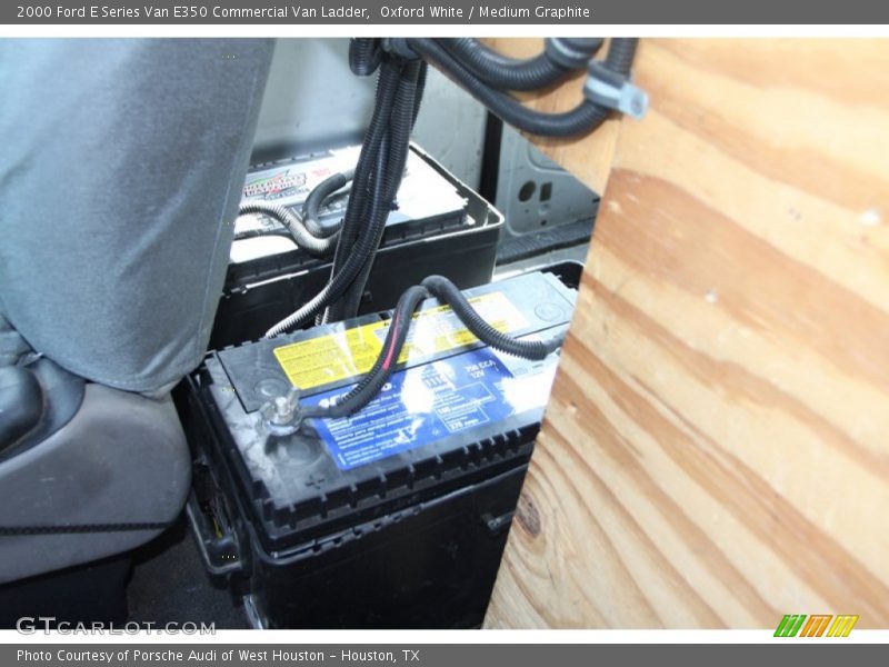Oxford White / Medium Graphite 2000 Ford E Series Van E350 Commercial Van Ladder