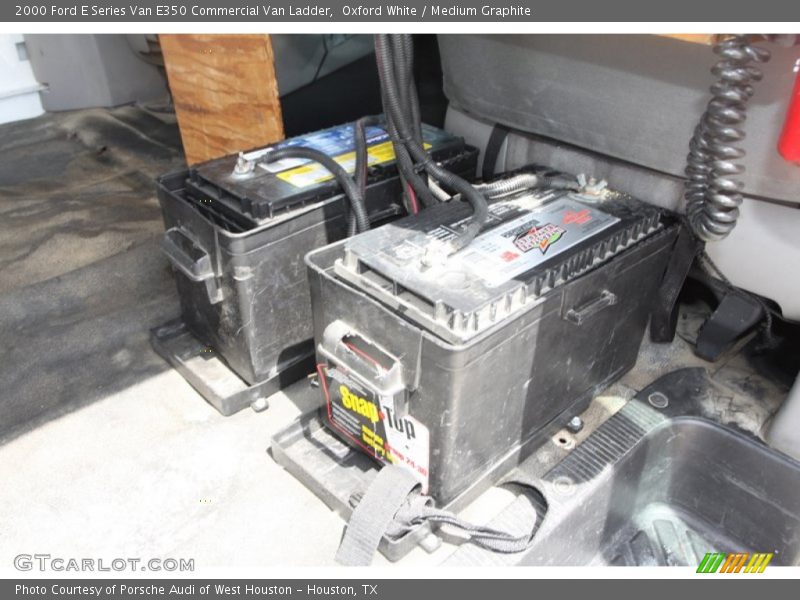 Oxford White / Medium Graphite 2000 Ford E Series Van E350 Commercial Van Ladder
