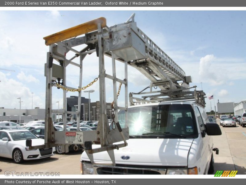 Oxford White / Medium Graphite 2000 Ford E Series Van E350 Commercial Van Ladder