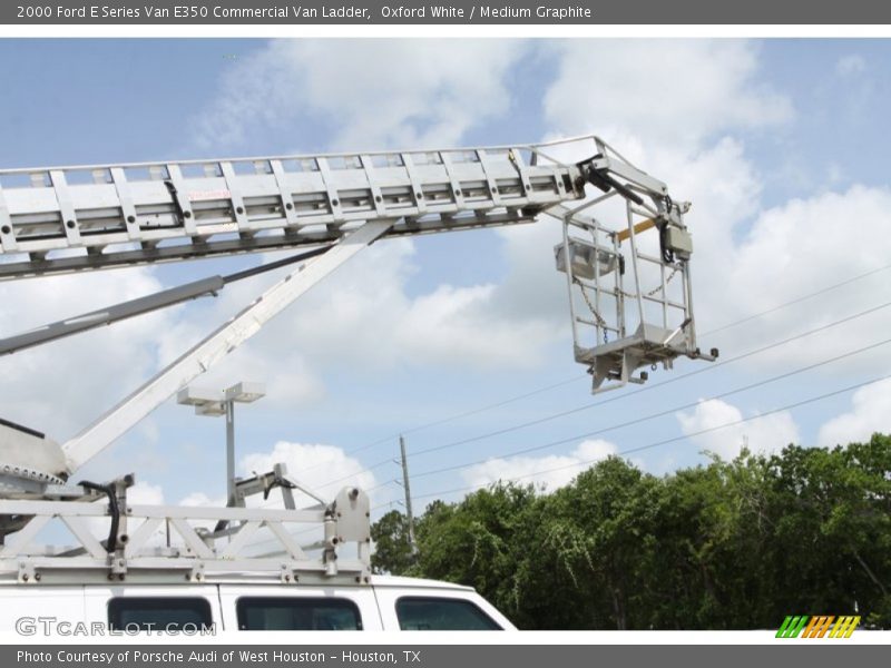 Oxford White / Medium Graphite 2000 Ford E Series Van E350 Commercial Van Ladder