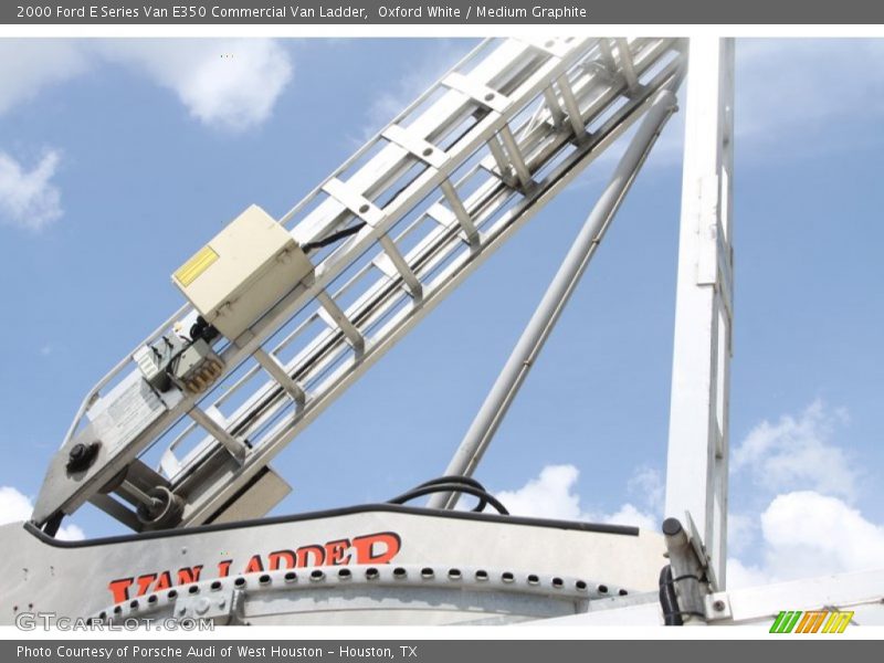 Oxford White / Medium Graphite 2000 Ford E Series Van E350 Commercial Van Ladder