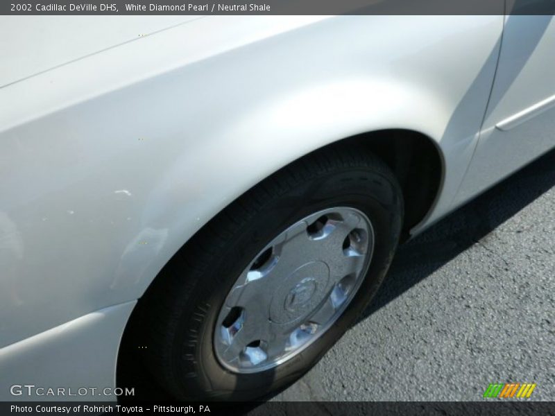 White Diamond Pearl / Neutral Shale 2002 Cadillac DeVille DHS