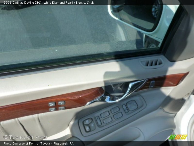 White Diamond Pearl / Neutral Shale 2002 Cadillac DeVille DHS