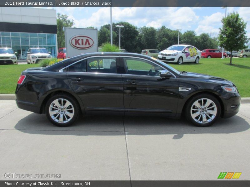 Tuxedo Black / Charcoal Black 2011 Ford Taurus Limited