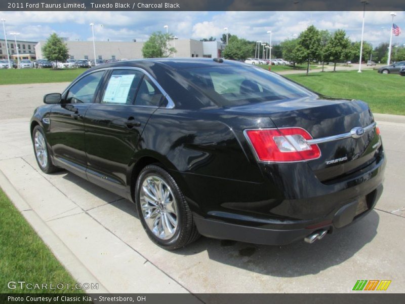 Tuxedo Black / Charcoal Black 2011 Ford Taurus Limited