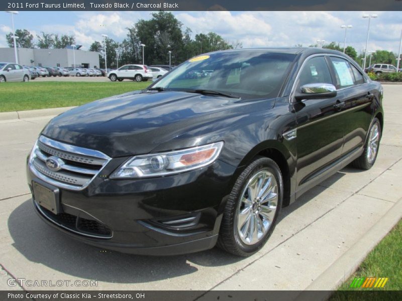 Tuxedo Black / Charcoal Black 2011 Ford Taurus Limited