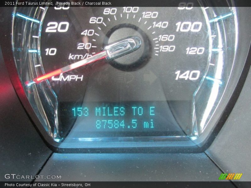 Tuxedo Black / Charcoal Black 2011 Ford Taurus Limited