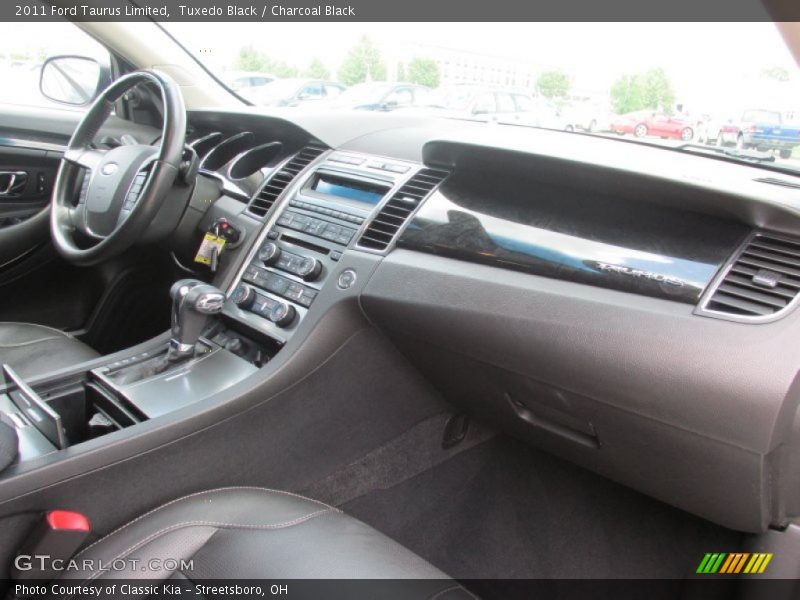 Tuxedo Black / Charcoal Black 2011 Ford Taurus Limited