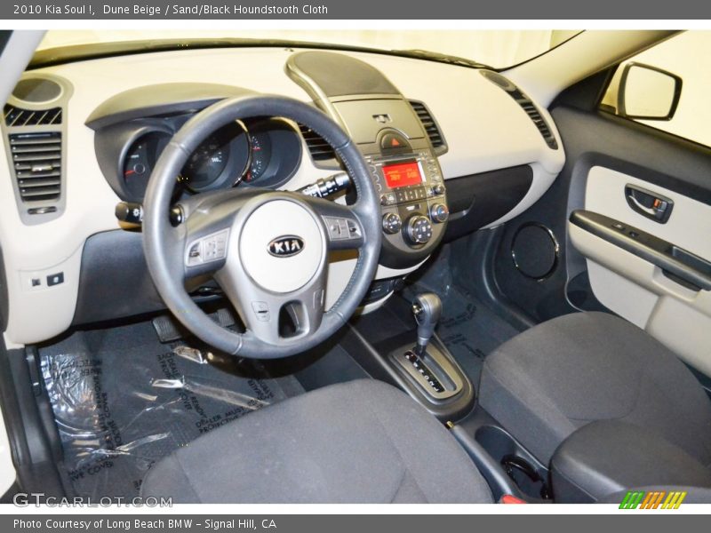 Dune Beige / Sand/Black Houndstooth Cloth 2010 Kia Soul !