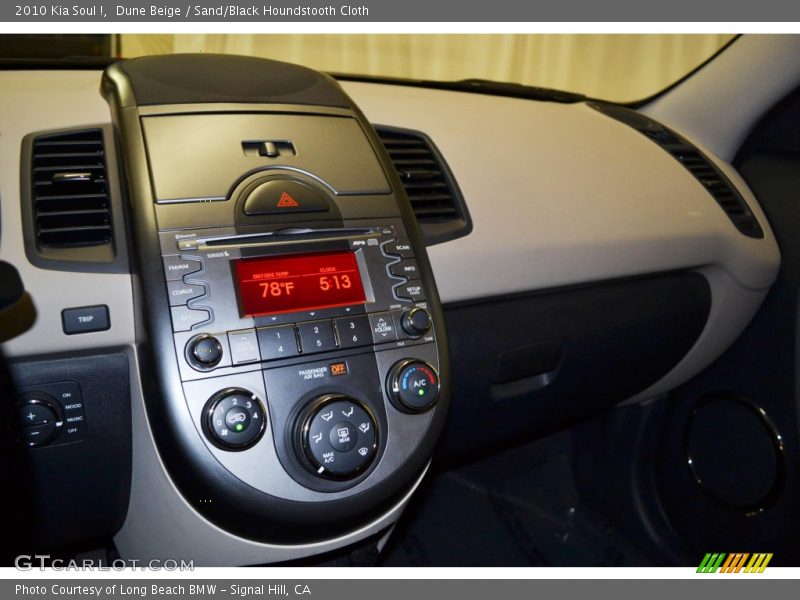 Dune Beige / Sand/Black Houndstooth Cloth 2010 Kia Soul !