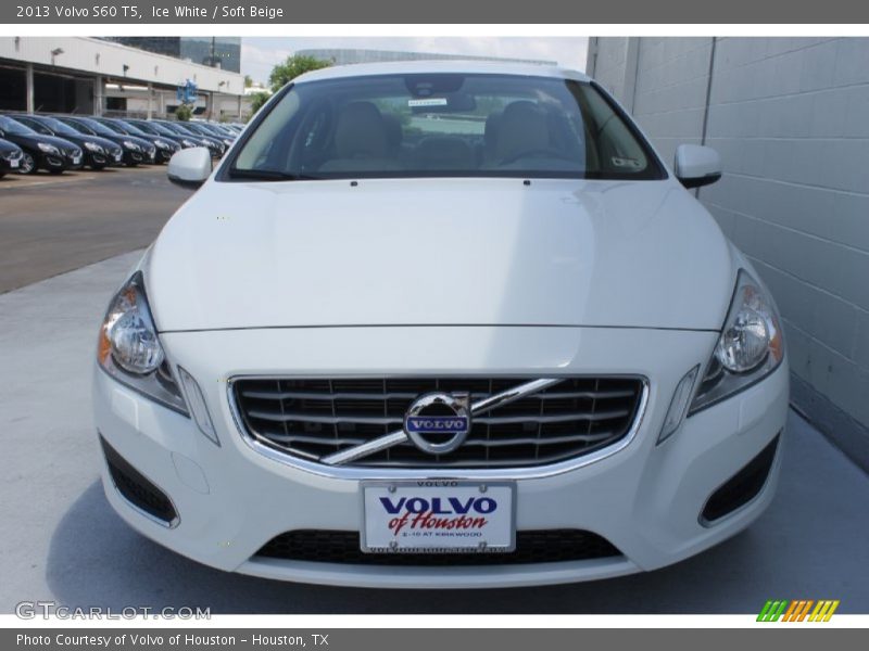 Ice White / Soft Beige 2013 Volvo S60 T5