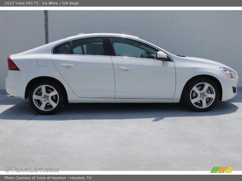 Ice White / Soft Beige 2013 Volvo S60 T5