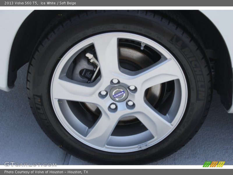 Ice White / Soft Beige 2013 Volvo S60 T5