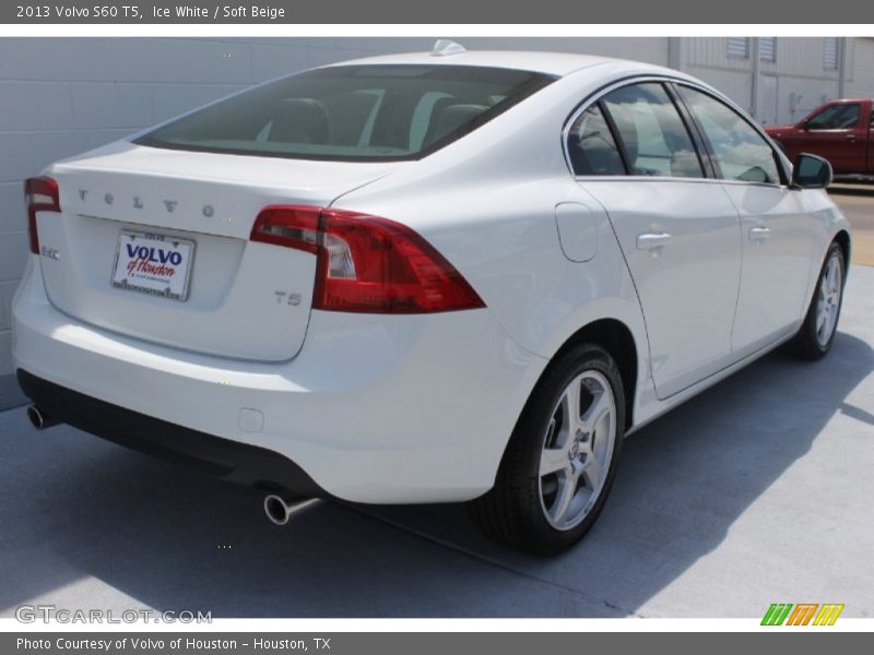 Ice White / Soft Beige 2013 Volvo S60 T5