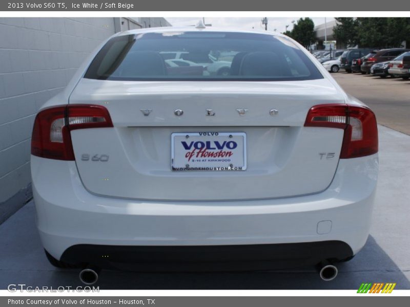 Ice White / Soft Beige 2013 Volvo S60 T5