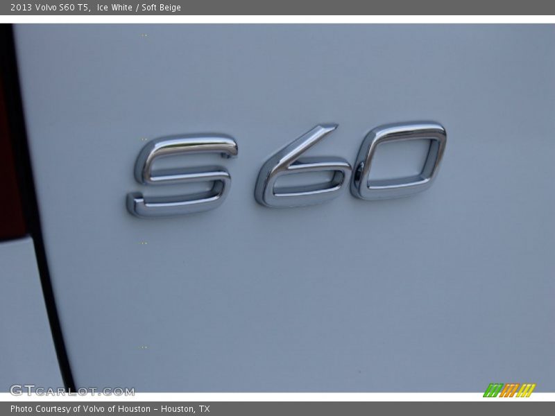 Ice White / Soft Beige 2013 Volvo S60 T5