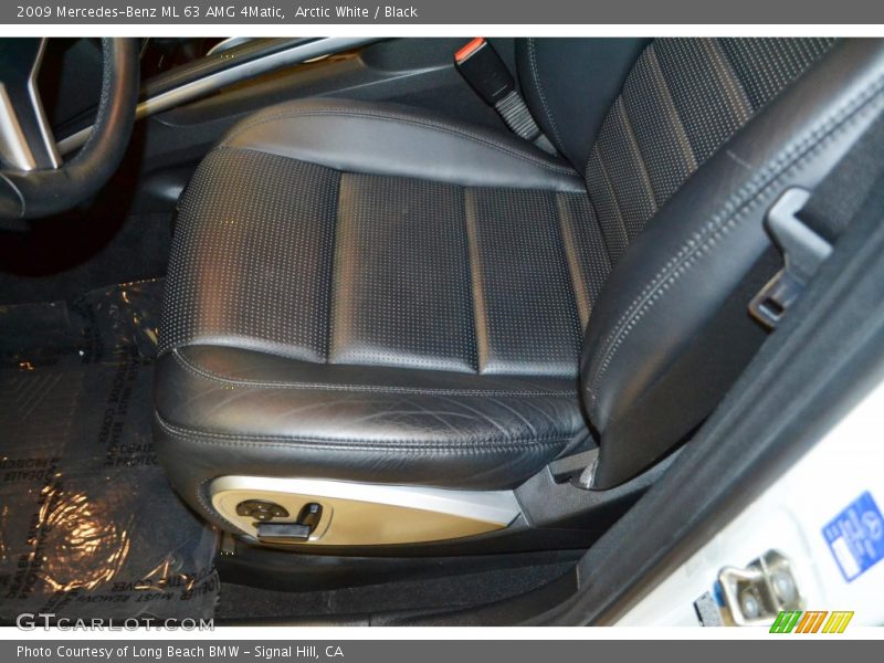 Arctic White / Black 2009 Mercedes-Benz ML 63 AMG 4Matic