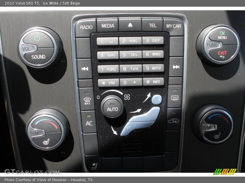 Ice White / Soft Beige 2013 Volvo S60 T5