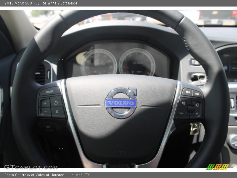 Ice White / Soft Beige 2013 Volvo S60 T5