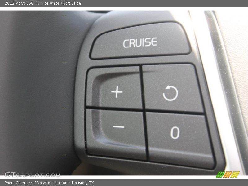 Ice White / Soft Beige 2013 Volvo S60 T5