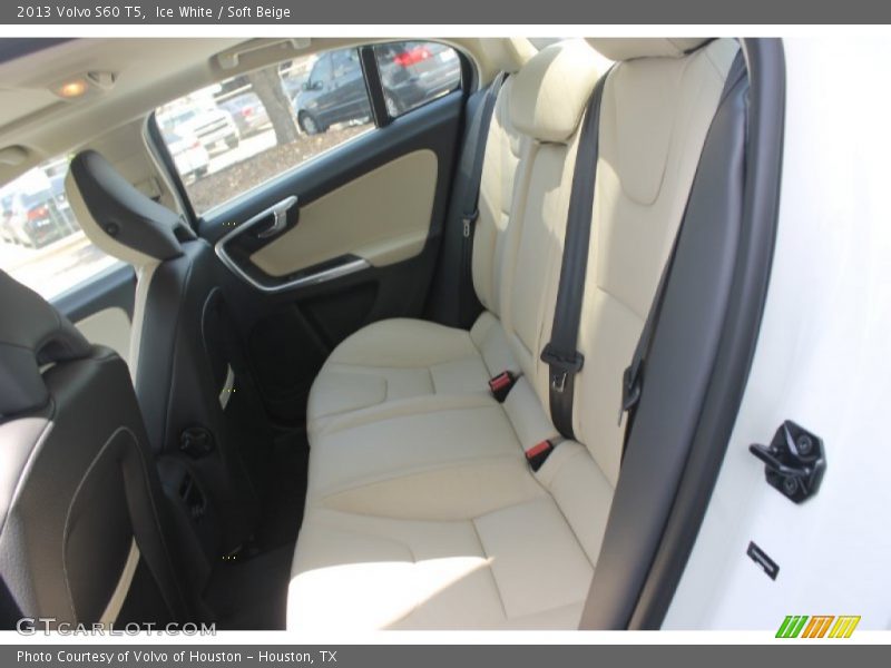 Ice White / Soft Beige 2013 Volvo S60 T5