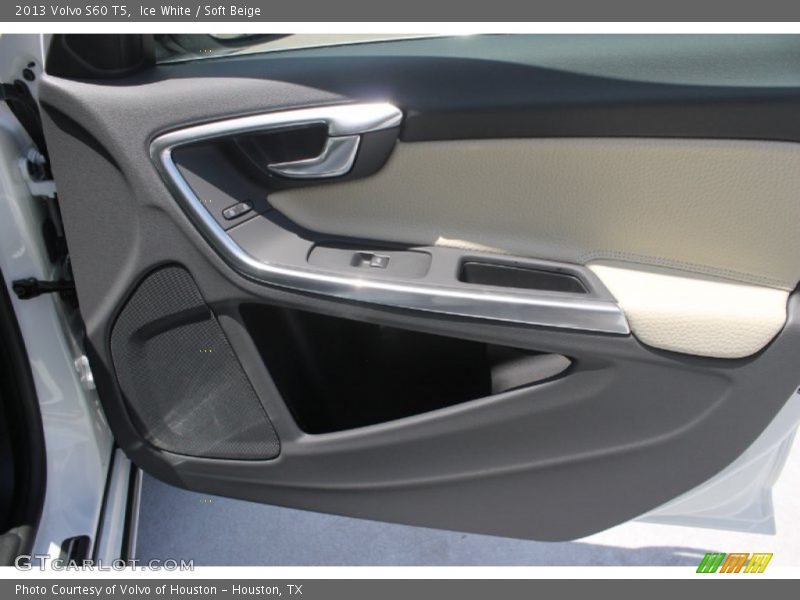 Ice White / Soft Beige 2013 Volvo S60 T5