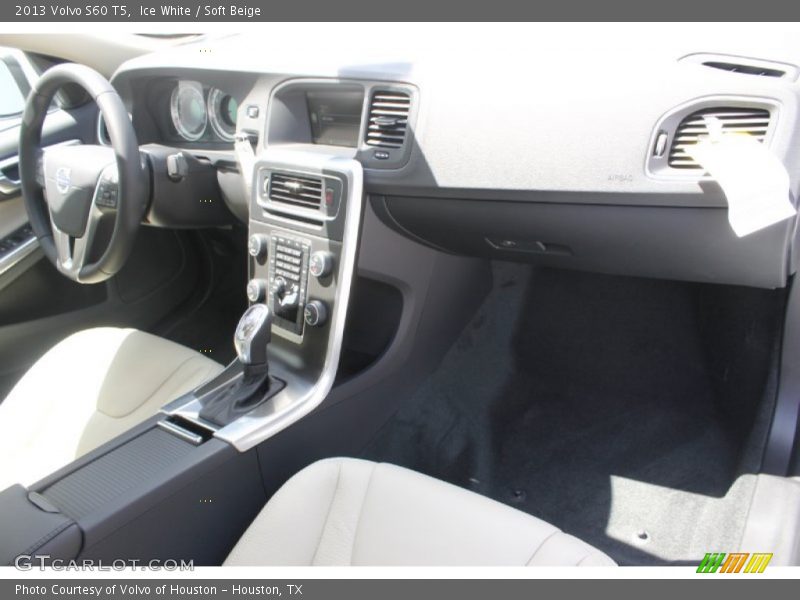 Ice White / Soft Beige 2013 Volvo S60 T5